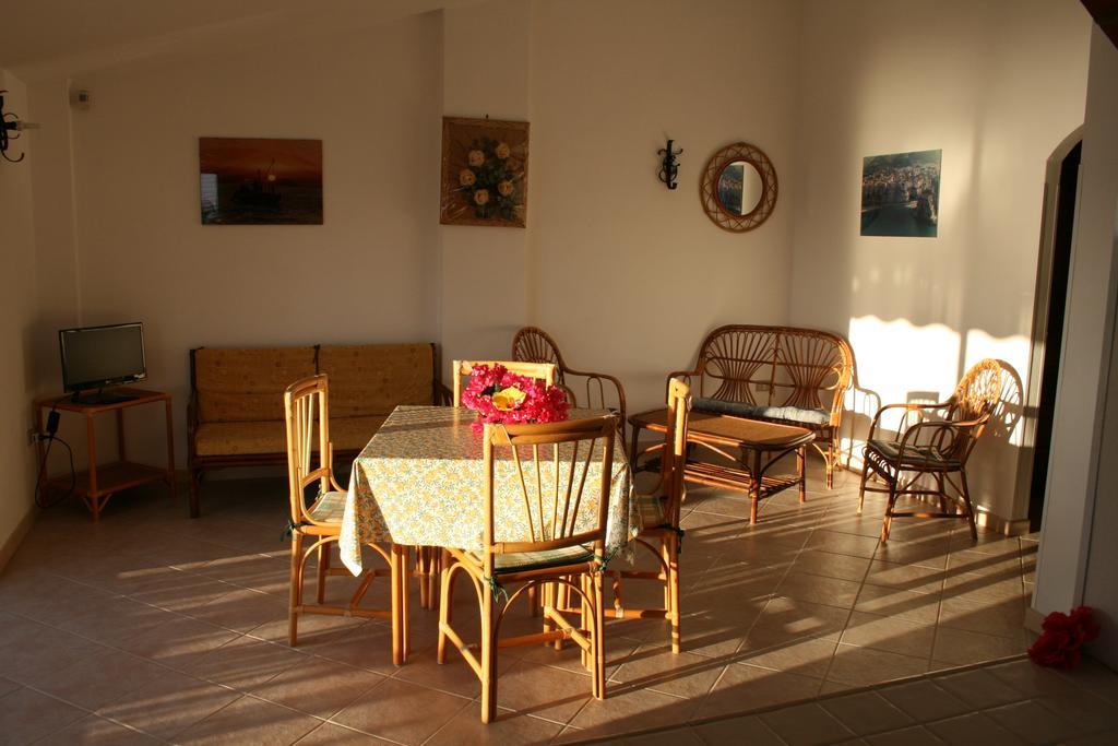 Residenza Stefanelli Apartment Capo Vaticano Phòng bức ảnh