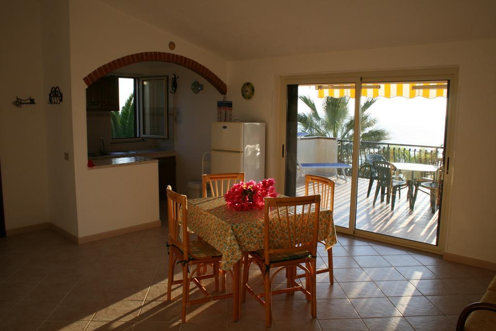 Residenza Stefanelli Apartment Capo Vaticano Phòng bức ảnh