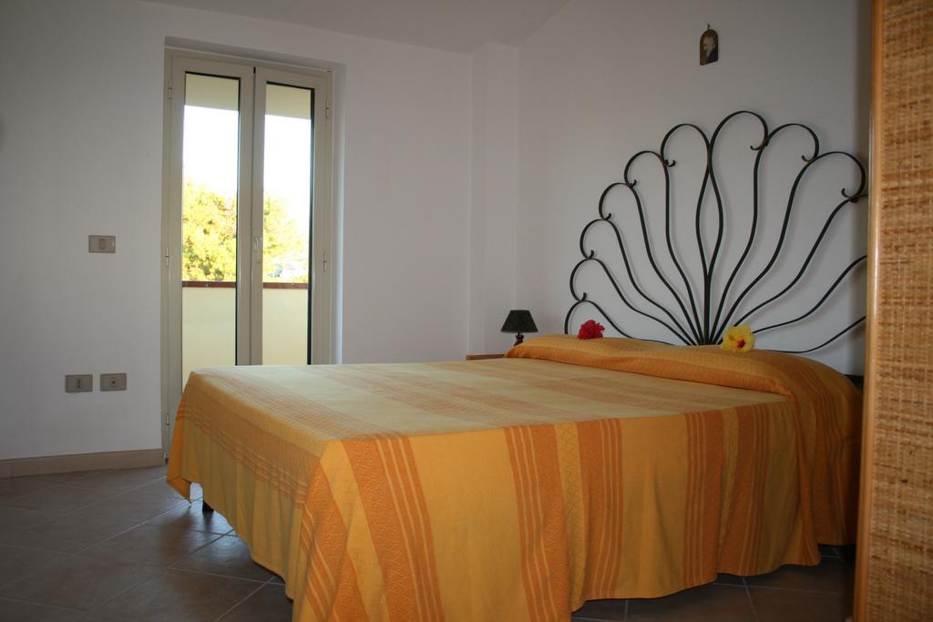 Residenza Stefanelli Apartment Capo Vaticano Phòng bức ảnh