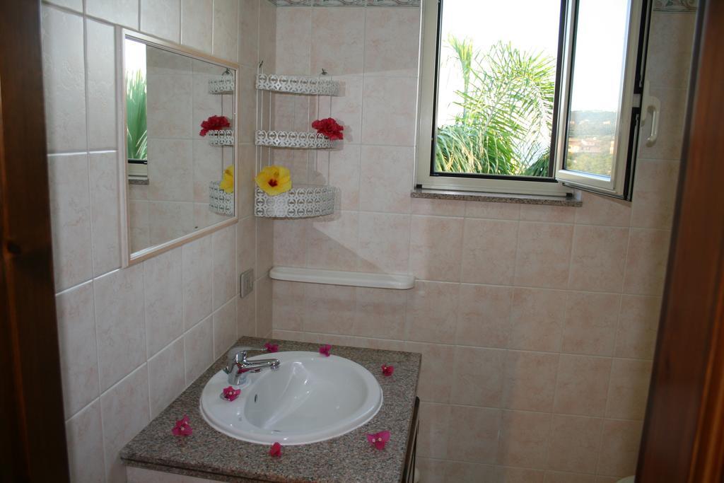 Residenza Stefanelli Apartment Capo Vaticano Phòng bức ảnh
