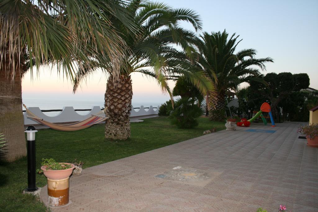 Residenza Stefanelli Apartment Capo Vaticano Phòng bức ảnh